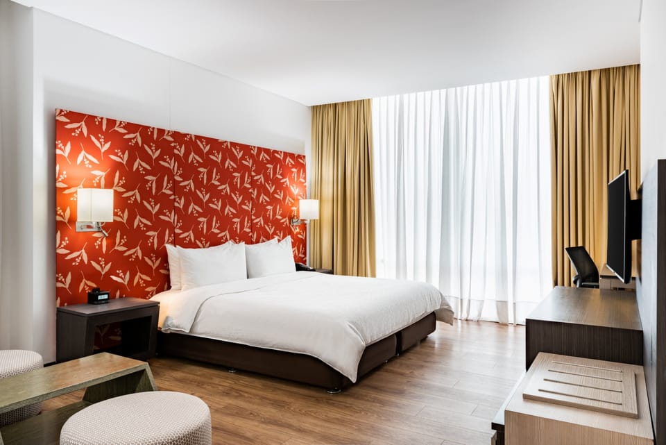 Superior Room, 1 King Bed | Premium bedding, pillowtop beds, in-room safe, desk