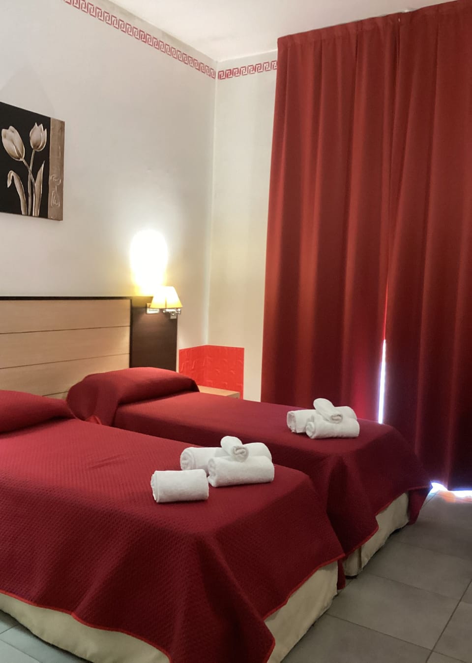 Desk, laptop workspace, soundproofing, free WiFi