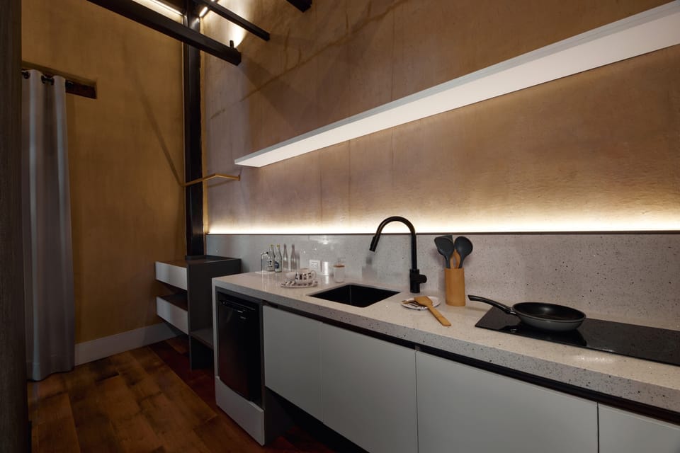 Deluxe Room, 1 Queen Bed | Private kitchen | Espresso maker, coffee/tea maker, electric kettle