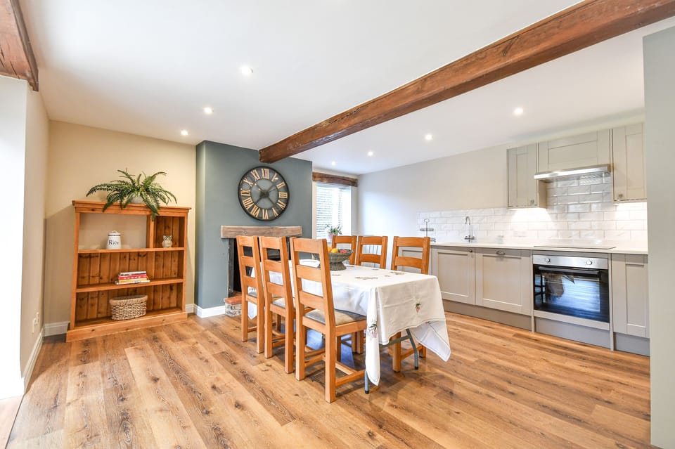 Cottage | Interior