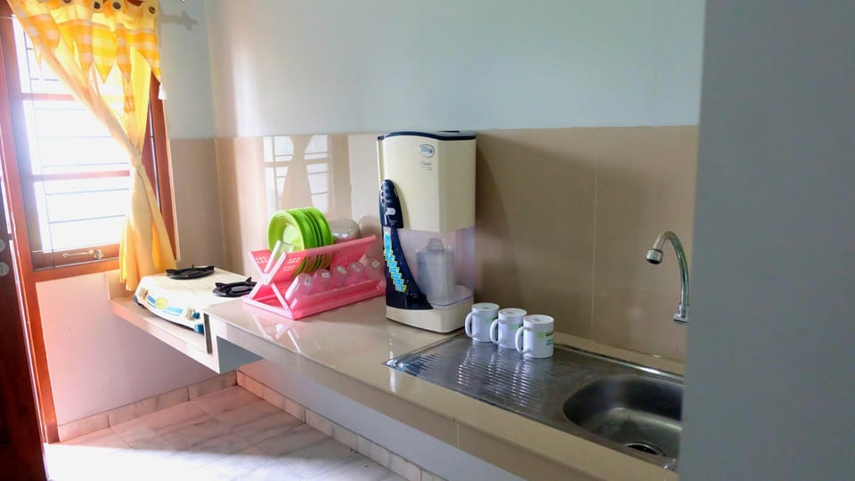 Family House | Private kitchen | Full-size fridge, stovetop, rice cooker, cookware/dishes/utensils