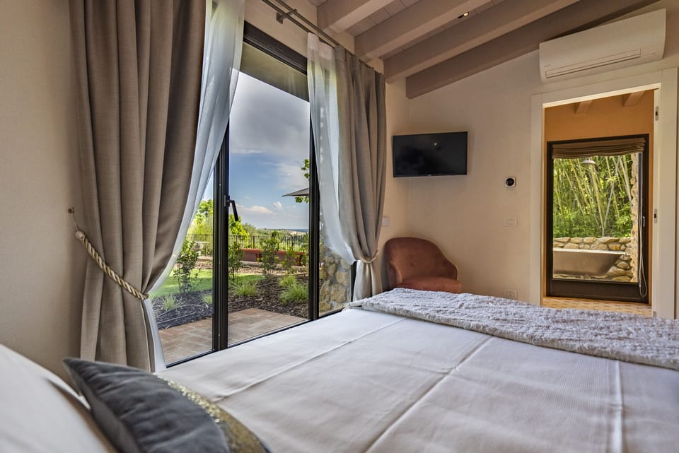 Minibar, in-room safe, desk, laptop workspace