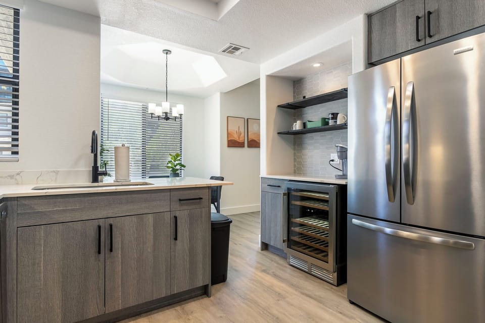 Apartment, 2 Bedrooms | Private kitchen | Fridge, microwave, oven, stovetop