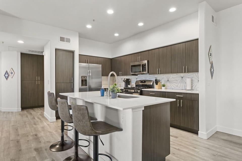 Apartment, 3 Bedrooms | Private kitchen | Fridge, microwave, oven, coffee/tea maker