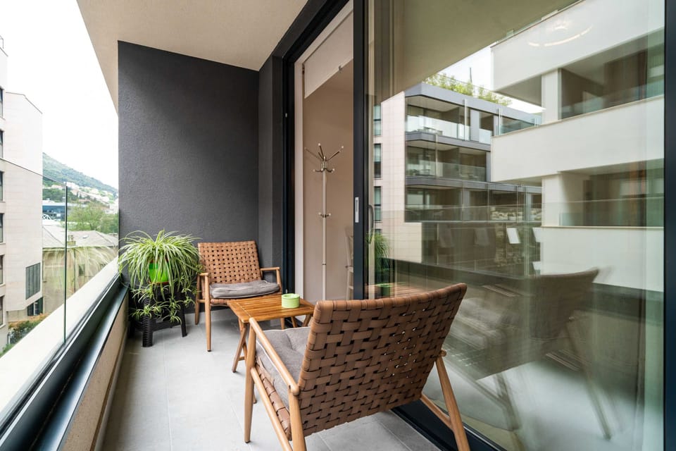 Studio (Studio Apartment with Balcony) | Balcony