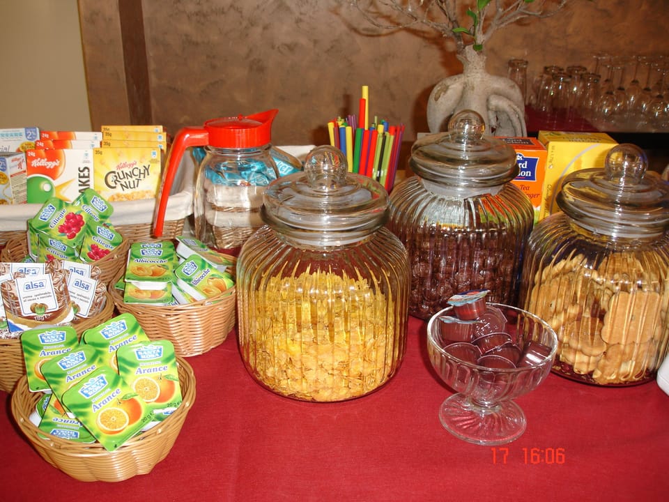 Daily buffet breakfast for a fee