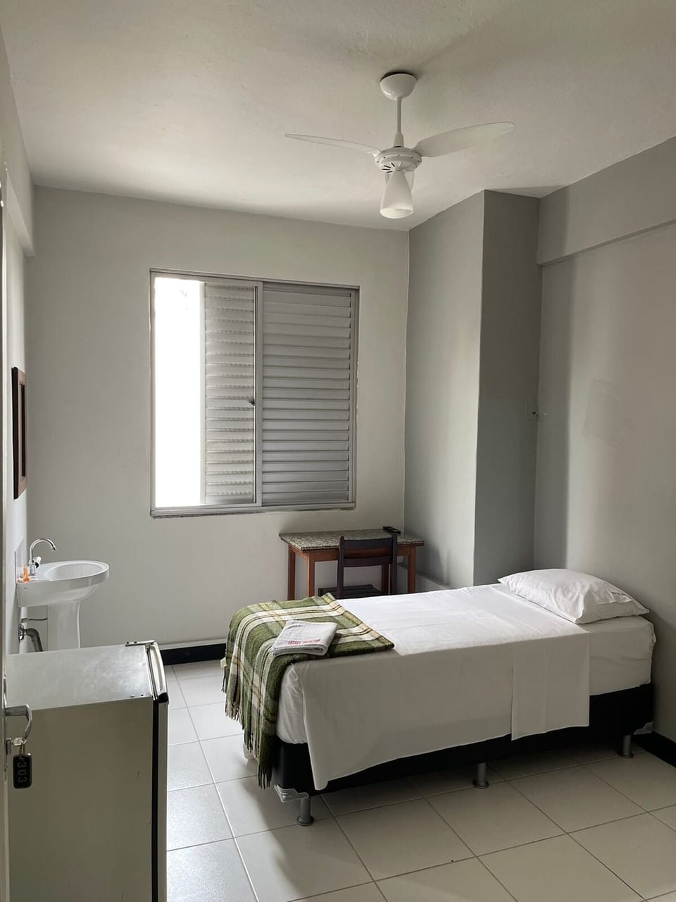 Basic Single Room | Desk, WiFi (free), bed sheets