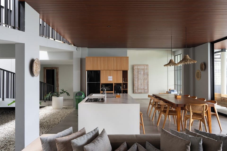 Family Villa | Private kitchen | Stovetop, paper towels