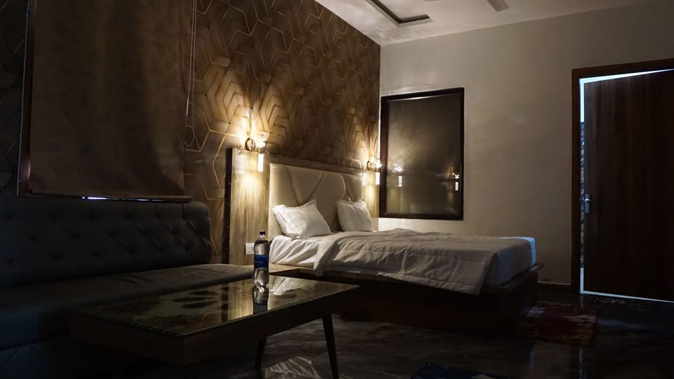 Studio Suite | Egyptian cotton sheets, premium bedding, free WiFi, bed sheets