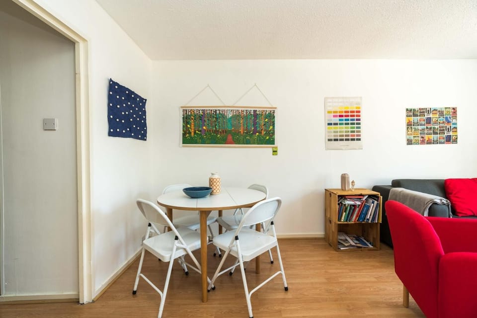 Apartment (1 Bedroom) | Dining