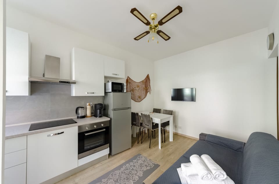 Apartment, 1 Double Bed with Sofa bed, Balcony | Private kitchen | Espresso maker, fridge, microwave, oven