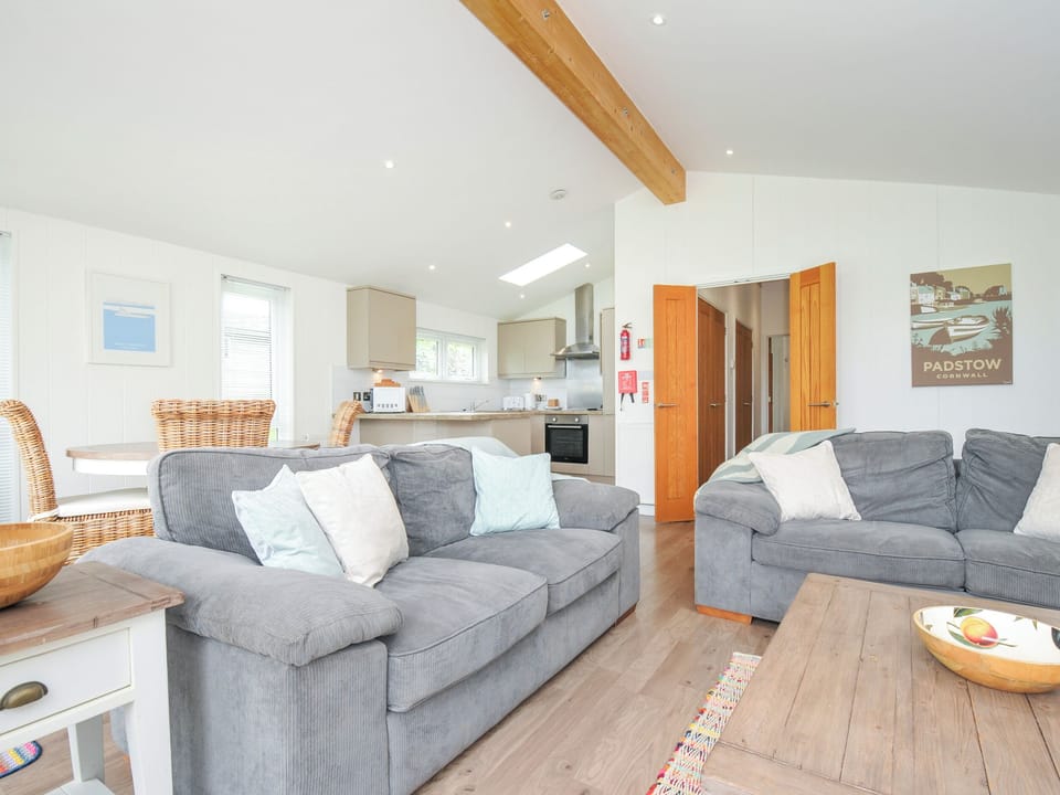 Cottage | Living area | Fireplace