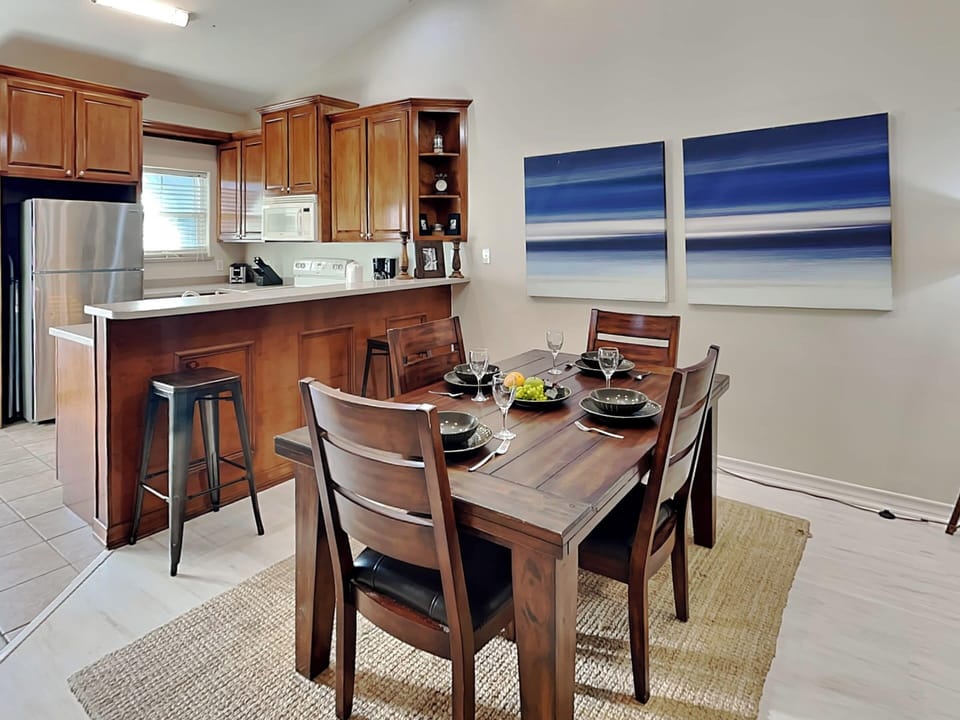 Condo (2 Bedrooms) | Property amenity