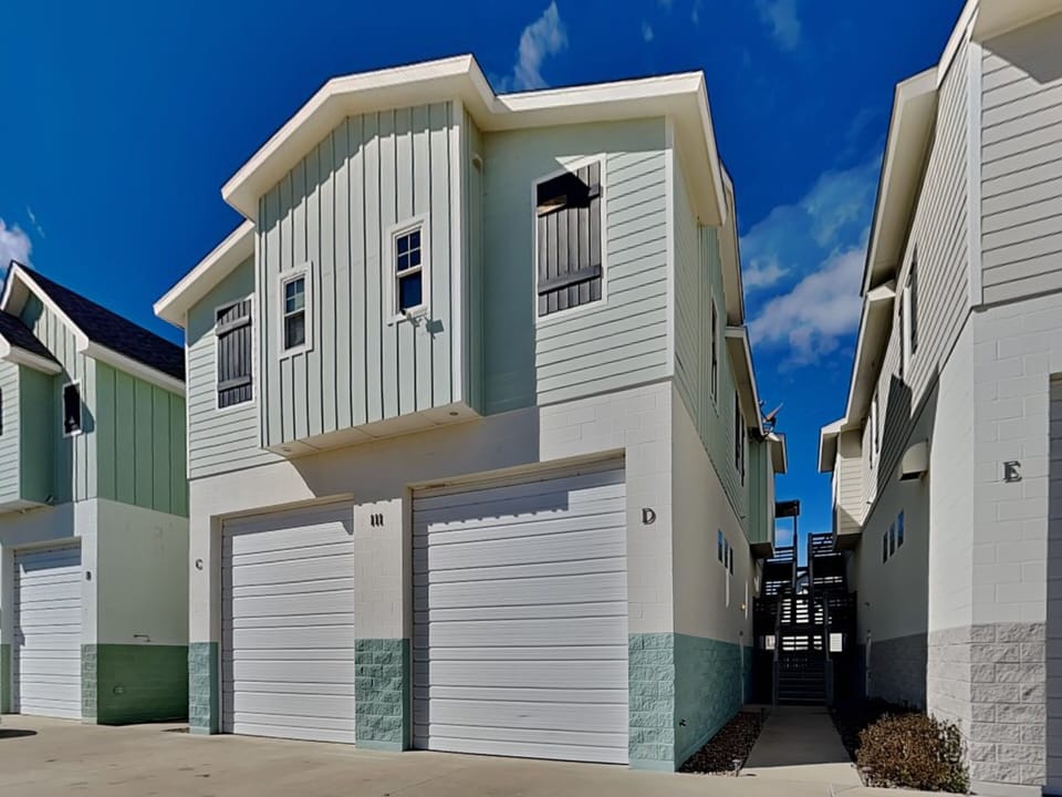 Condo (2 Bedrooms) | Property amenity