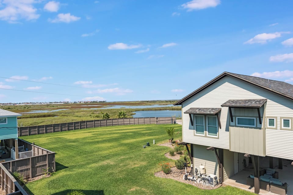Condo (2 Bedrooms) | Property amenity