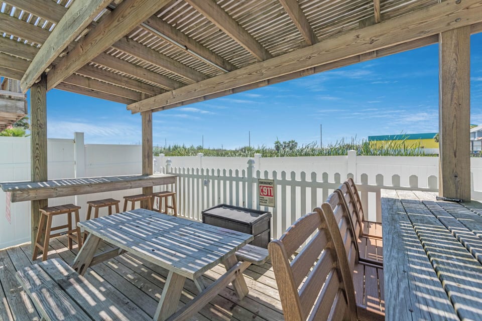 Condo (4 Bedrooms) | Property amenity