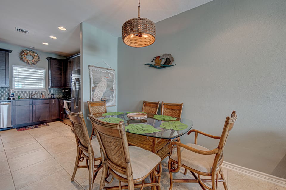 Condo (4 Bedrooms) | Property amenity