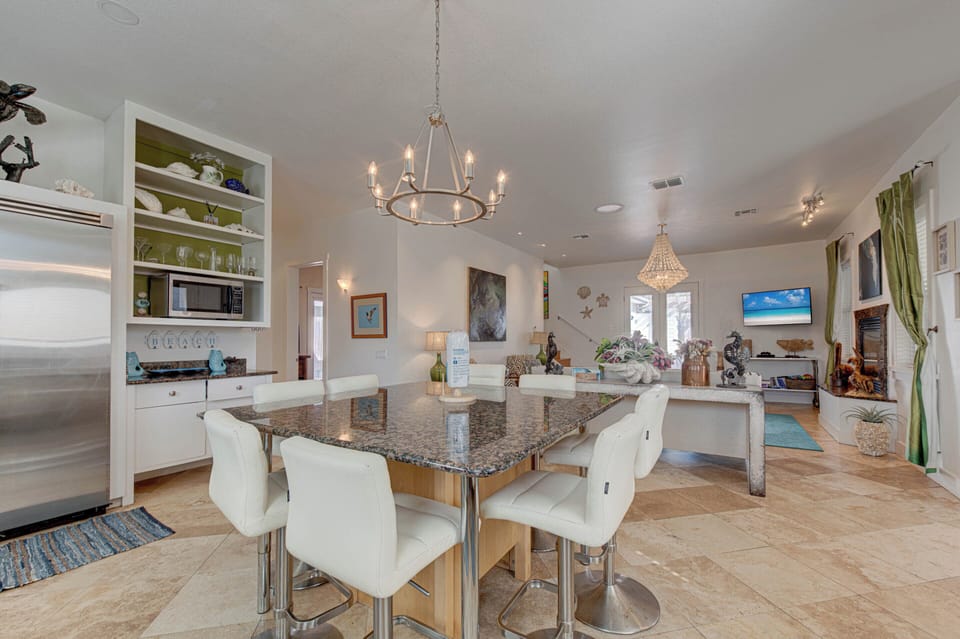 House (5 Bedrooms) | Property amenity