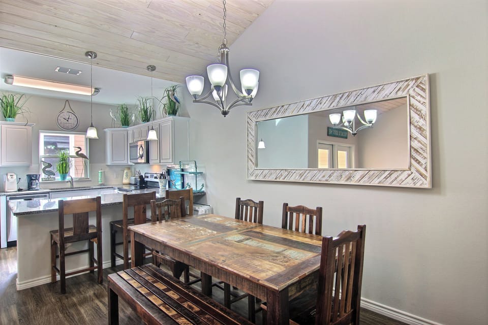 Condo (4 Bedrooms) | Property amenity