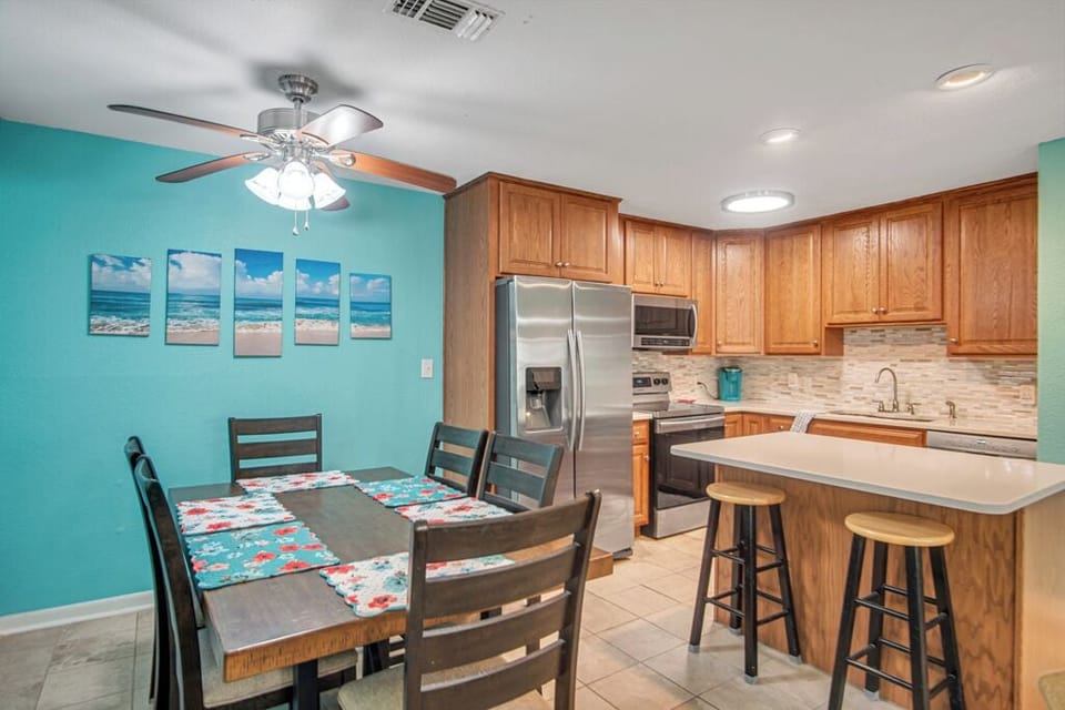 Condo (2 Bedrooms) | Property amenity