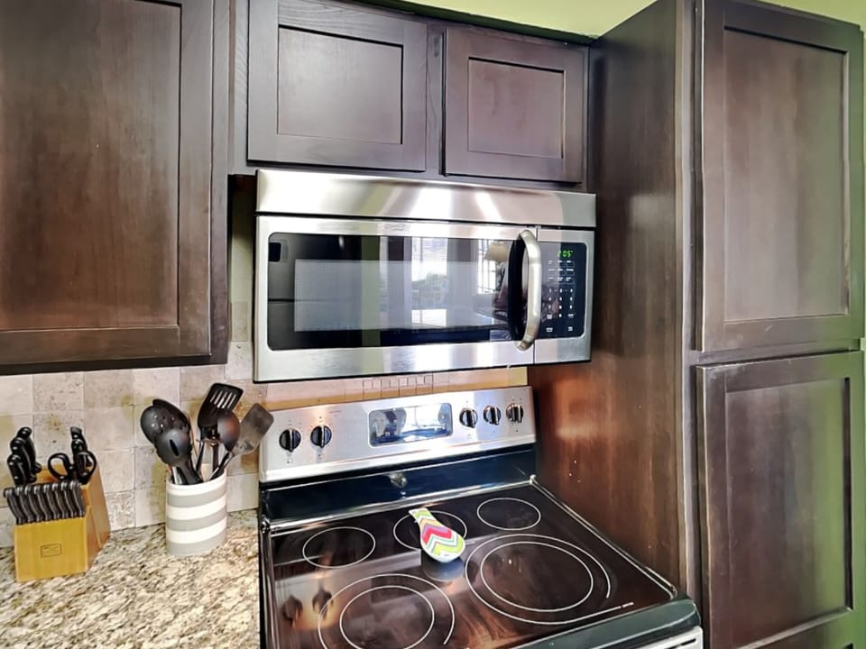 Condo (2 Bedrooms) | Property amenity