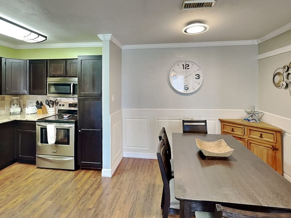 Condo (2 Bedrooms) | Property amenity