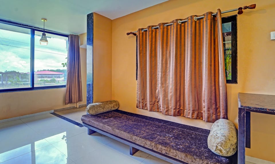 Premium Room | Desk, iron/ironing board