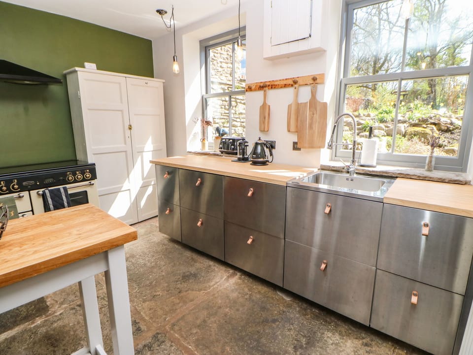 Fridge, dishwasher, electric kettle, toaster