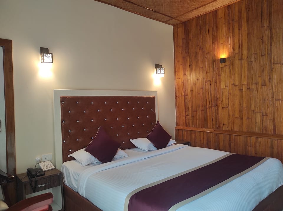 Premium bedding, laptop workspace, free WiFi, bed sheets