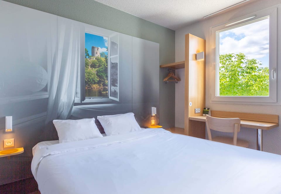 Double Non-Smoking Room | Premium bedding, desk, soundproofing, free WiFi