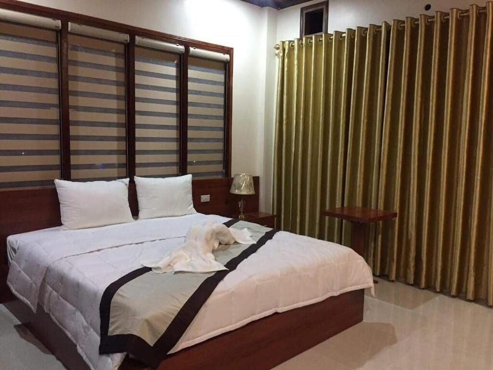 Minibar, in-room safe, desk, blackout drapes