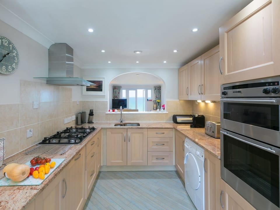 Fridge, dishwasher, cookware/dishes/utensils