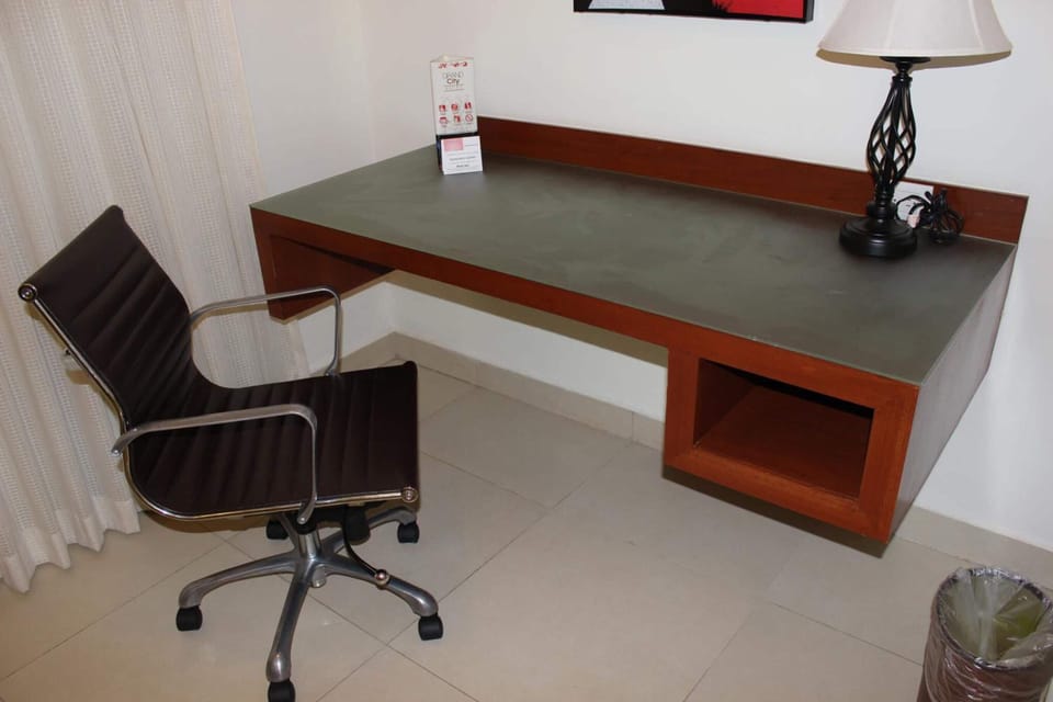 Desk, free WiFi, bed sheets