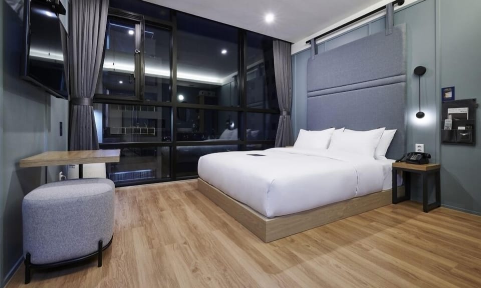 Premium Spa | Individually decorated, individually furnished, free WiFi, bed sheets
