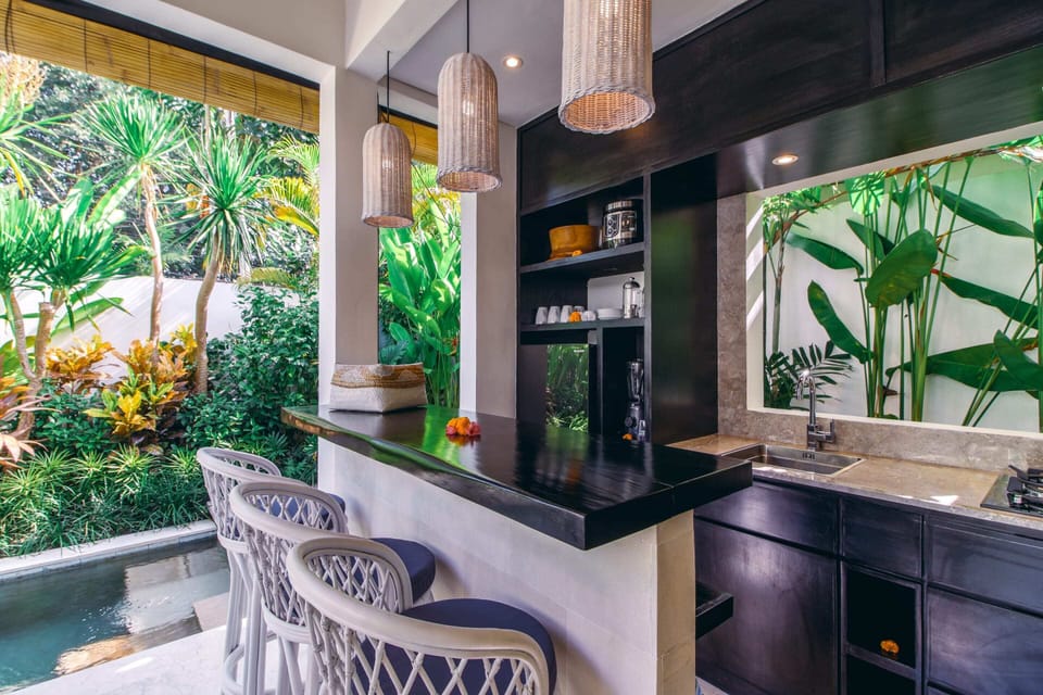 Basic Villa, 1 King Bed | Private kitchen | Fridge, microwave, stovetop, coffee/tea maker