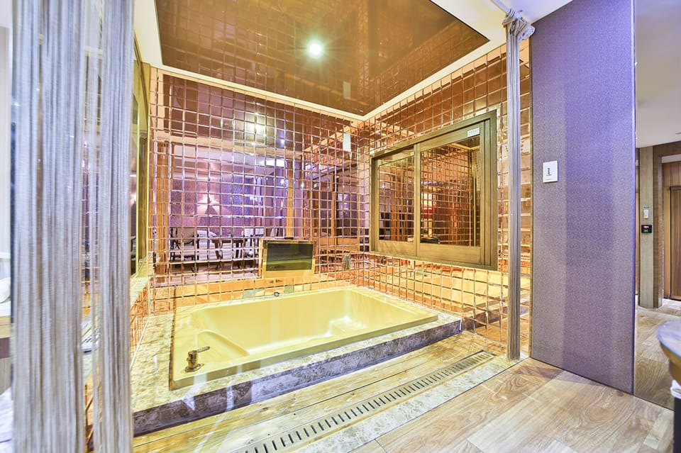 Signature Double Room, Sauna, Park View | Premium bedding, individually decorated, individually furnished, desk