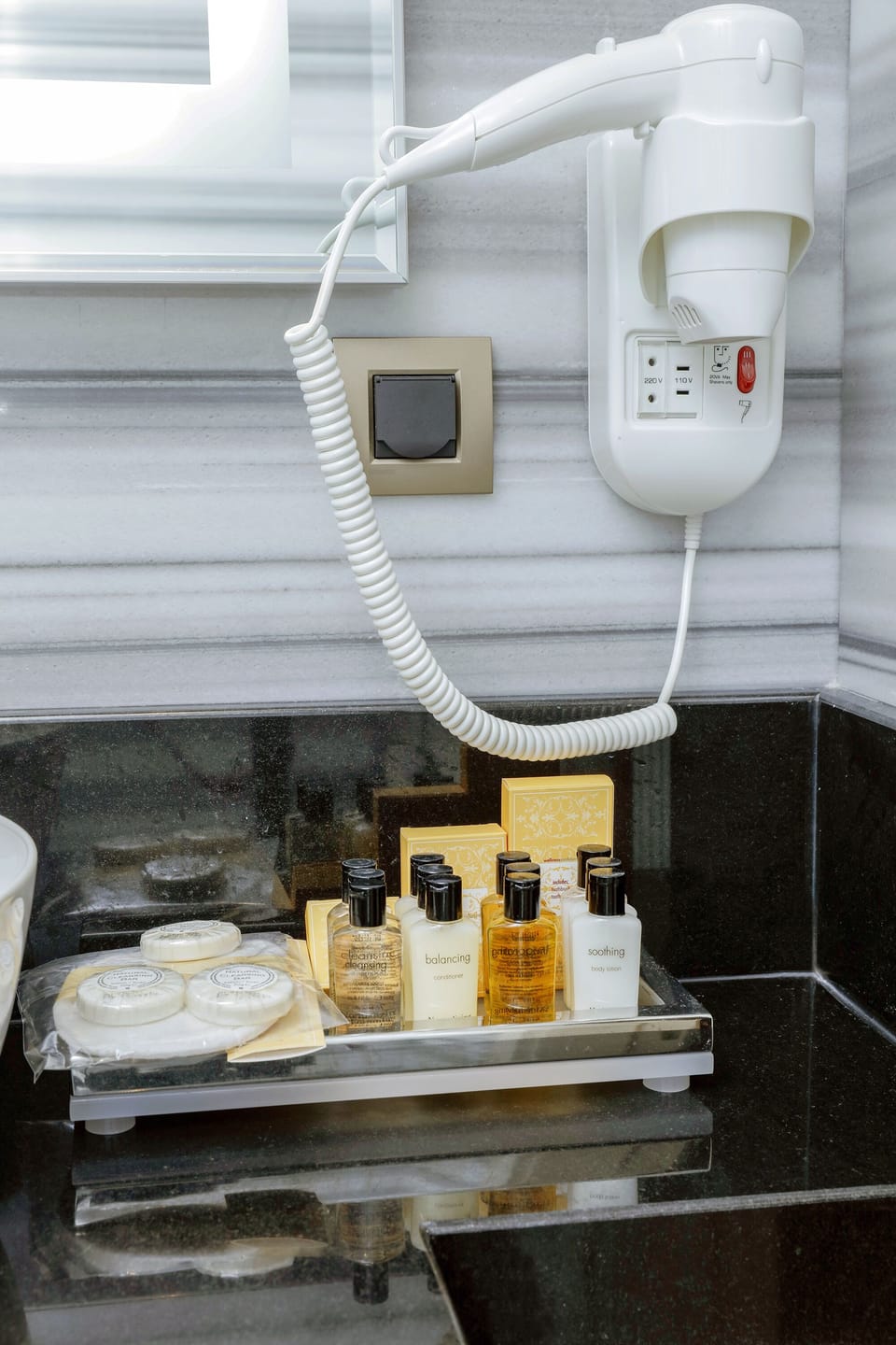Shower, rainfall showerhead, free toiletries, hair dryer