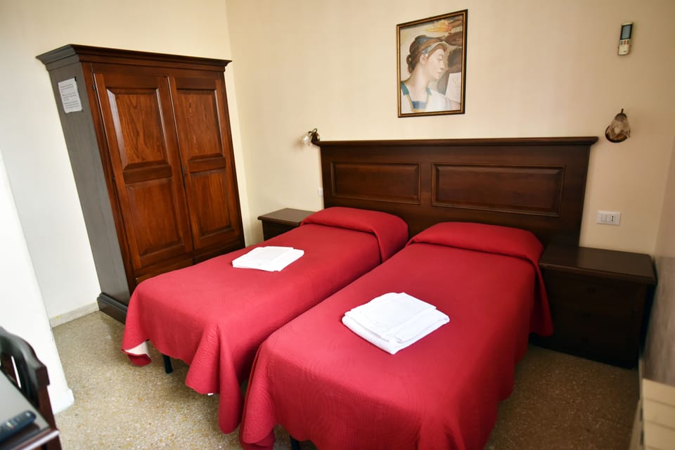 3 bedrooms, in-room safe, iron/ironing board, free WiFi