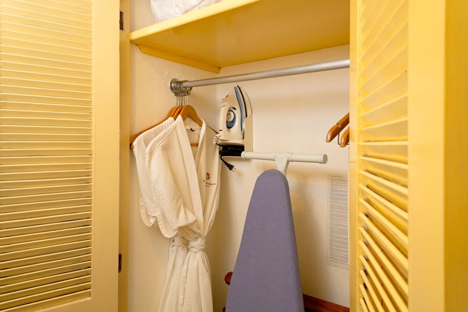 Iron/ironing board