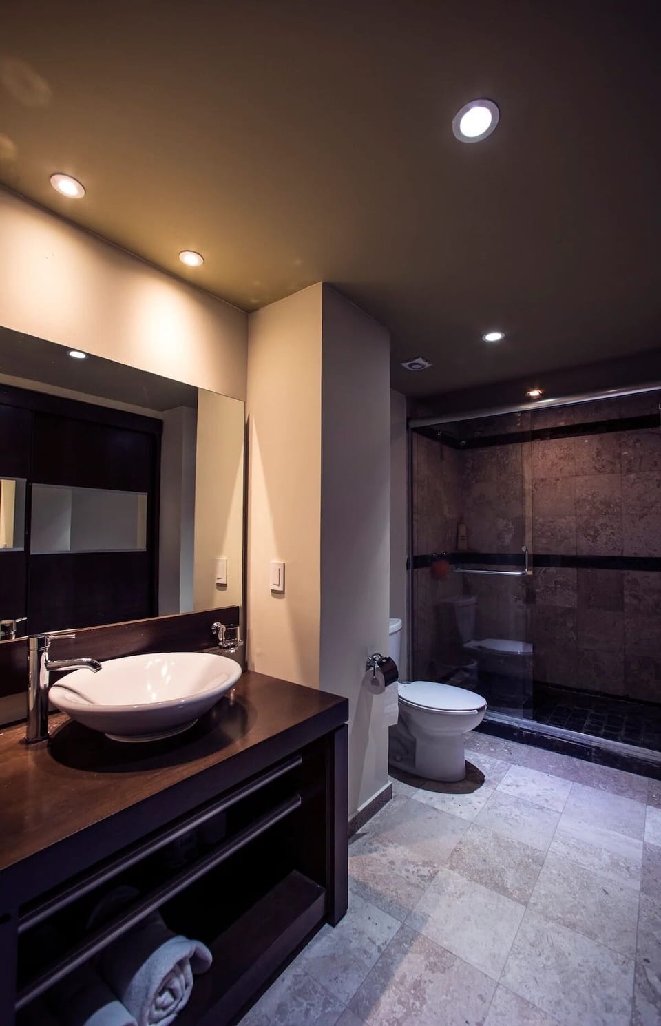 Comfort Condo | Bathroom sink