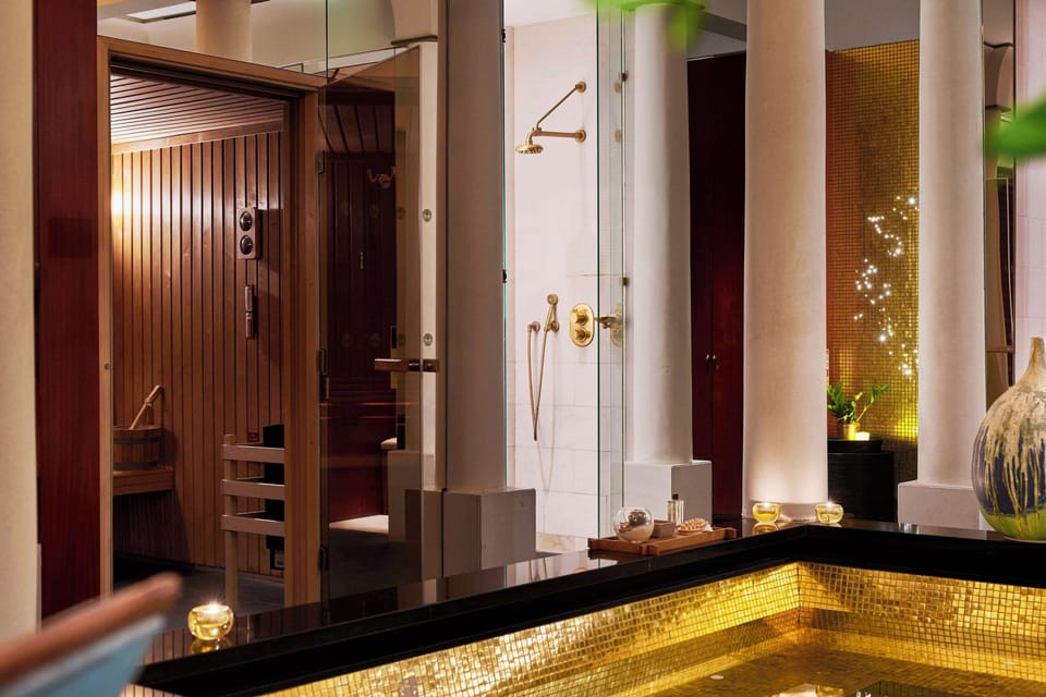 Couples treatment rooms, sauna, hot tub, steam room, Turkish bath