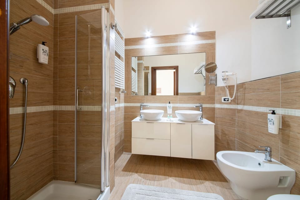 Double Room, Courtyard View | Bathroom