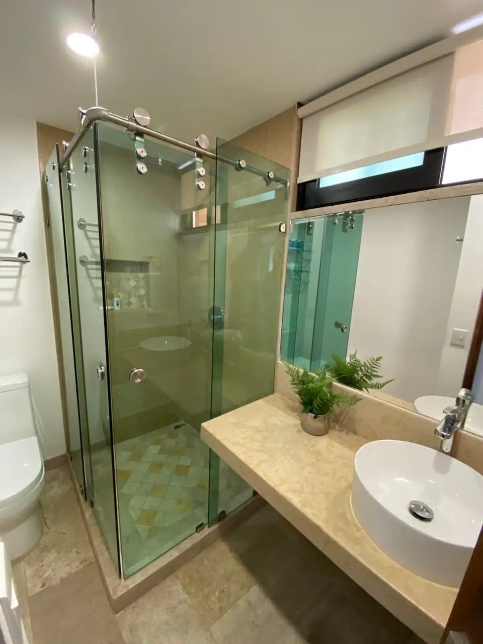 Comfort Apartment | Bathroom | Shower, towels