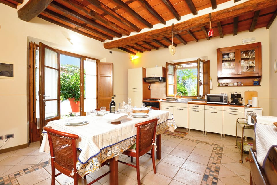 Standard House, 2 Bedrooms, Microwave (Casa Teresa) | Private kitchen | Coffee/tea maker, microwave, stovetop, electric kettle