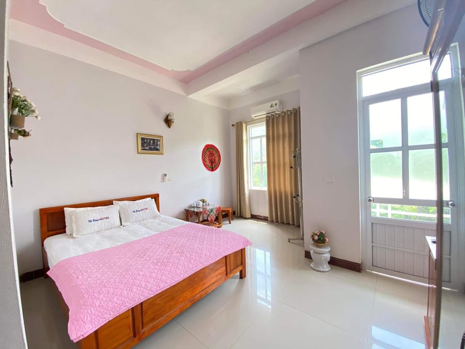 Deluxe Room | Desk, laptop workspace, WiFi (free)