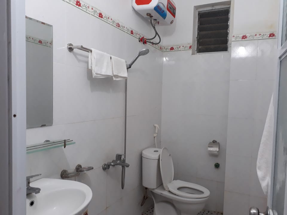 Deluxe Room | Bathroom