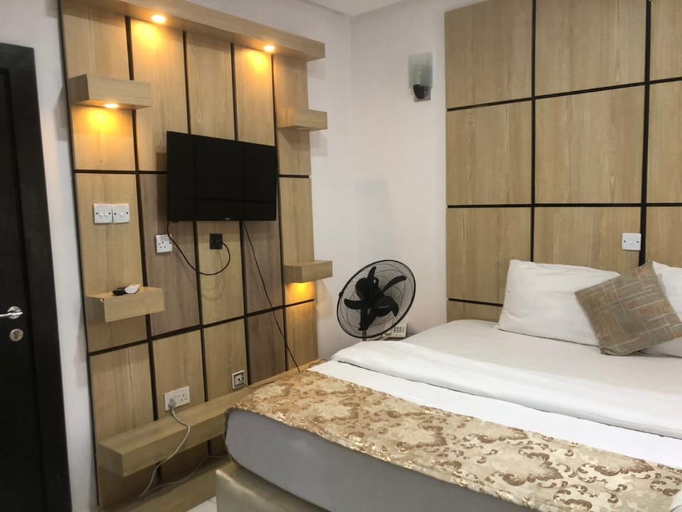 Suite | Free WiFi, bed sheets