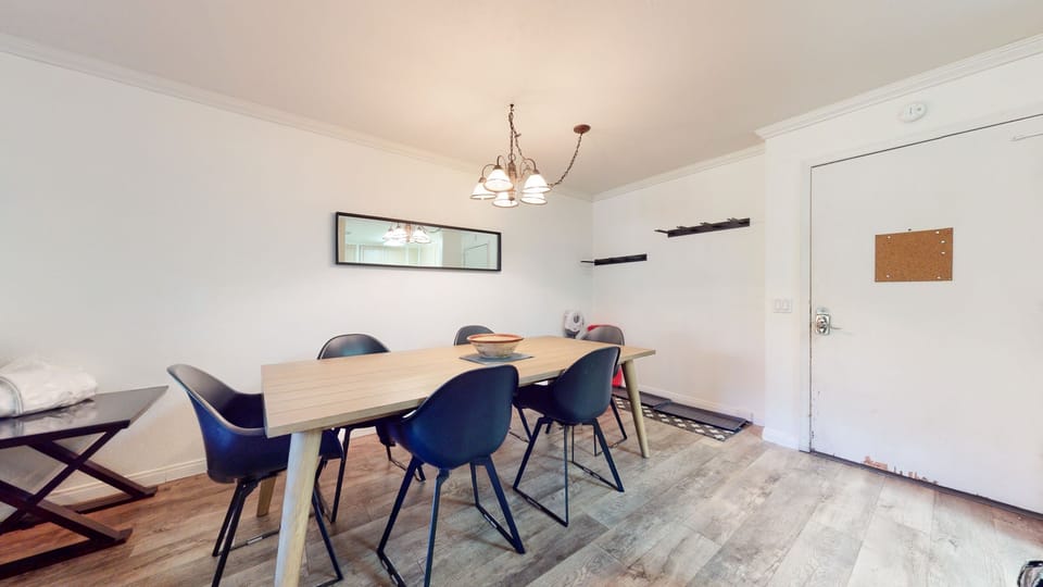 Condo, 1 Bedroom | Dining