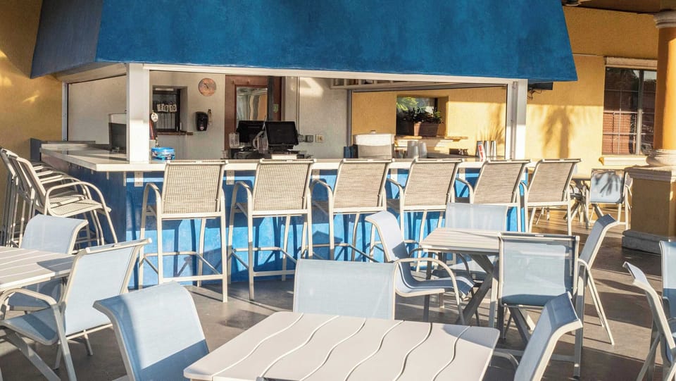 House, Multiple Beds, Pool Access, Pool View (Casa de Kissimmee) | Outdoor dining