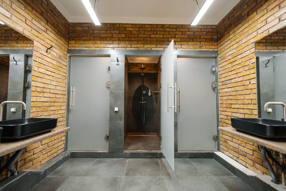 Basic Twin Room | Bathroom